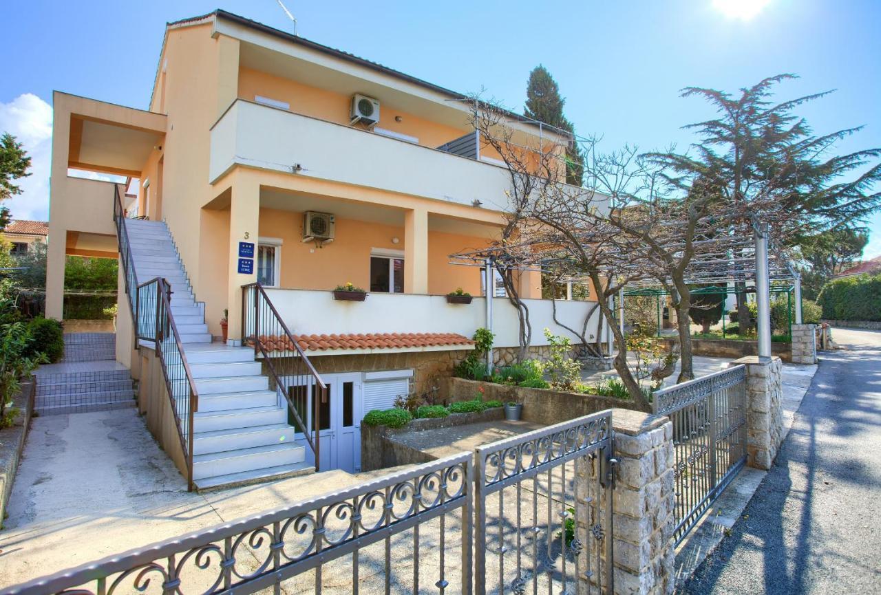 Apartments Petra 克尔克 外观 照片