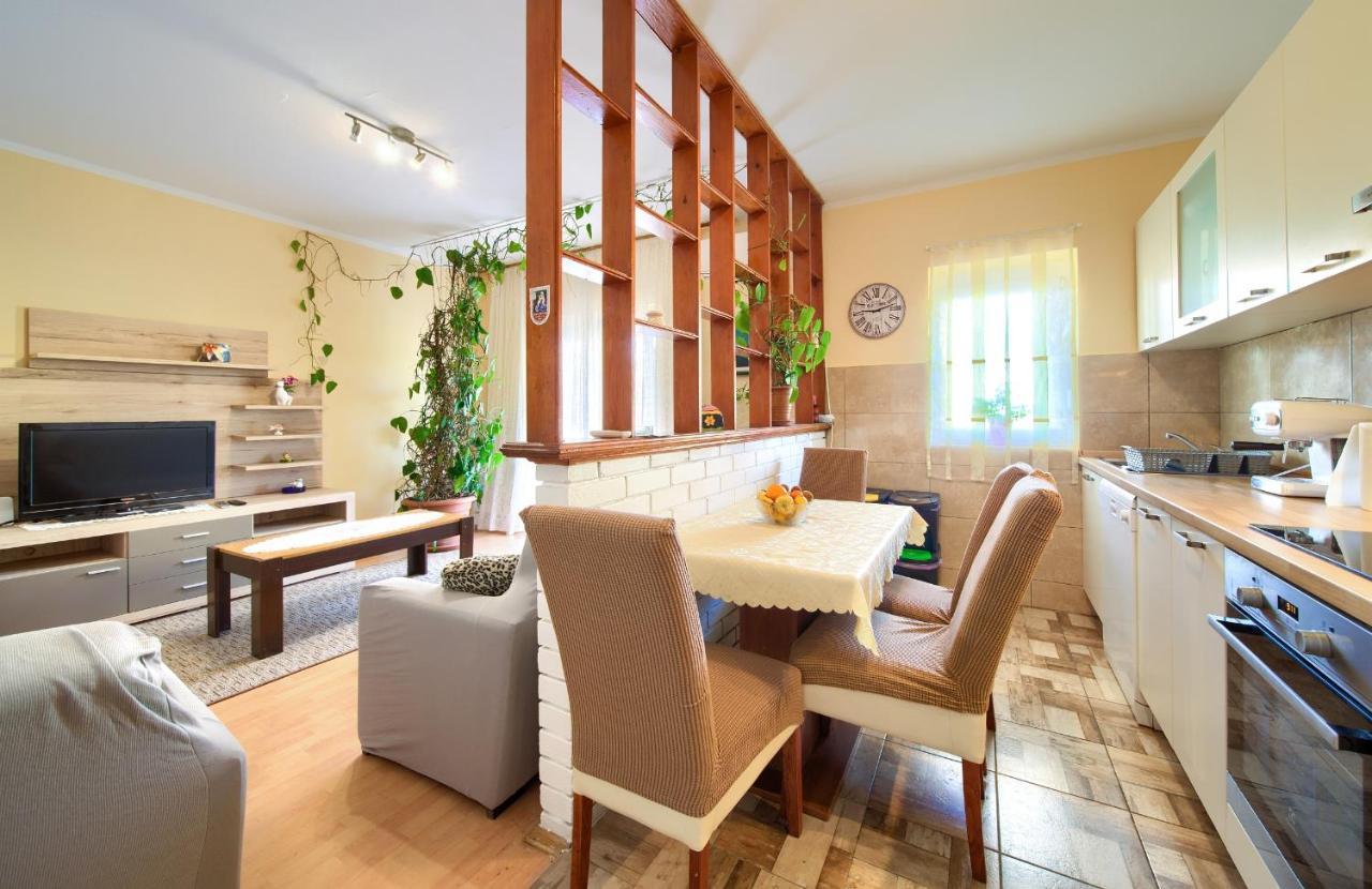 Apartments Petra 克尔克 外观 照片